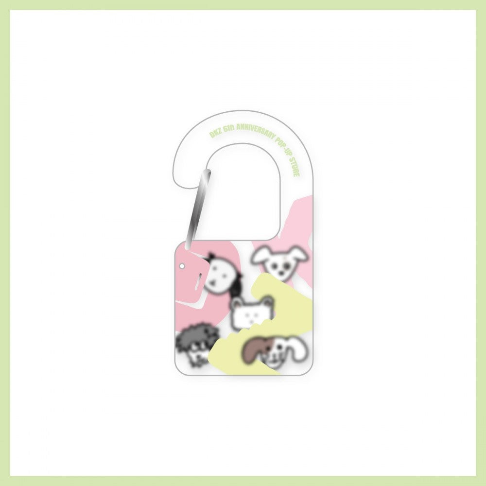 DKZ 6TH ANNIVERSARY Goods - ACRYLIC CARABINER_173466.jpg