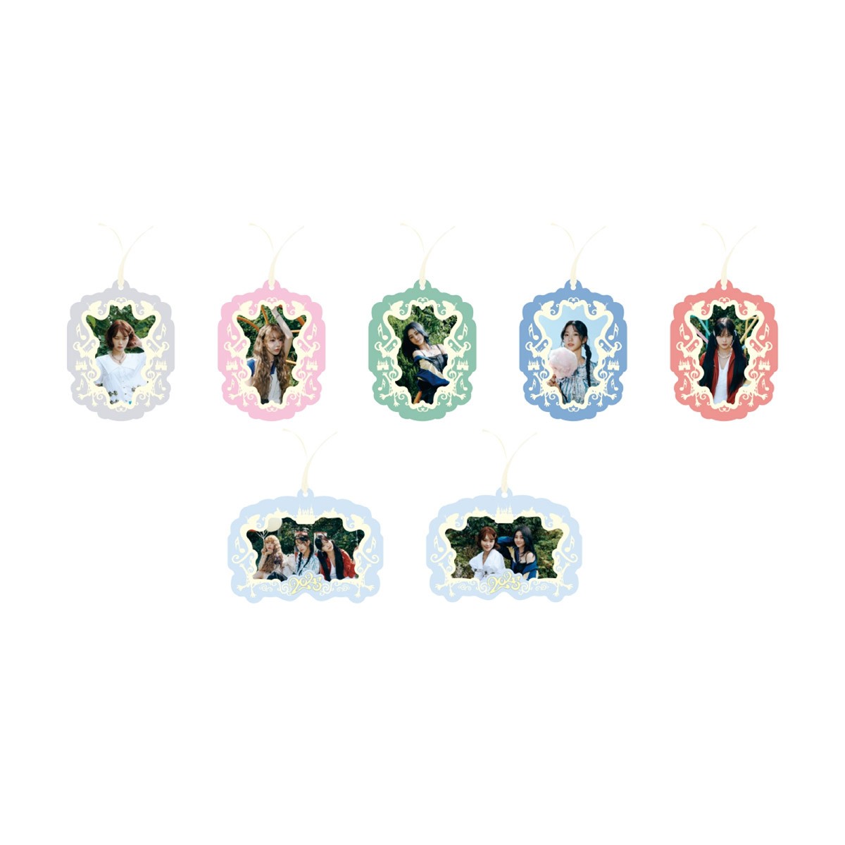 LE SSERAFIM 2025 SEASON’S GREETINGS POP-UP - Film Bookmark Set_168737.jpg