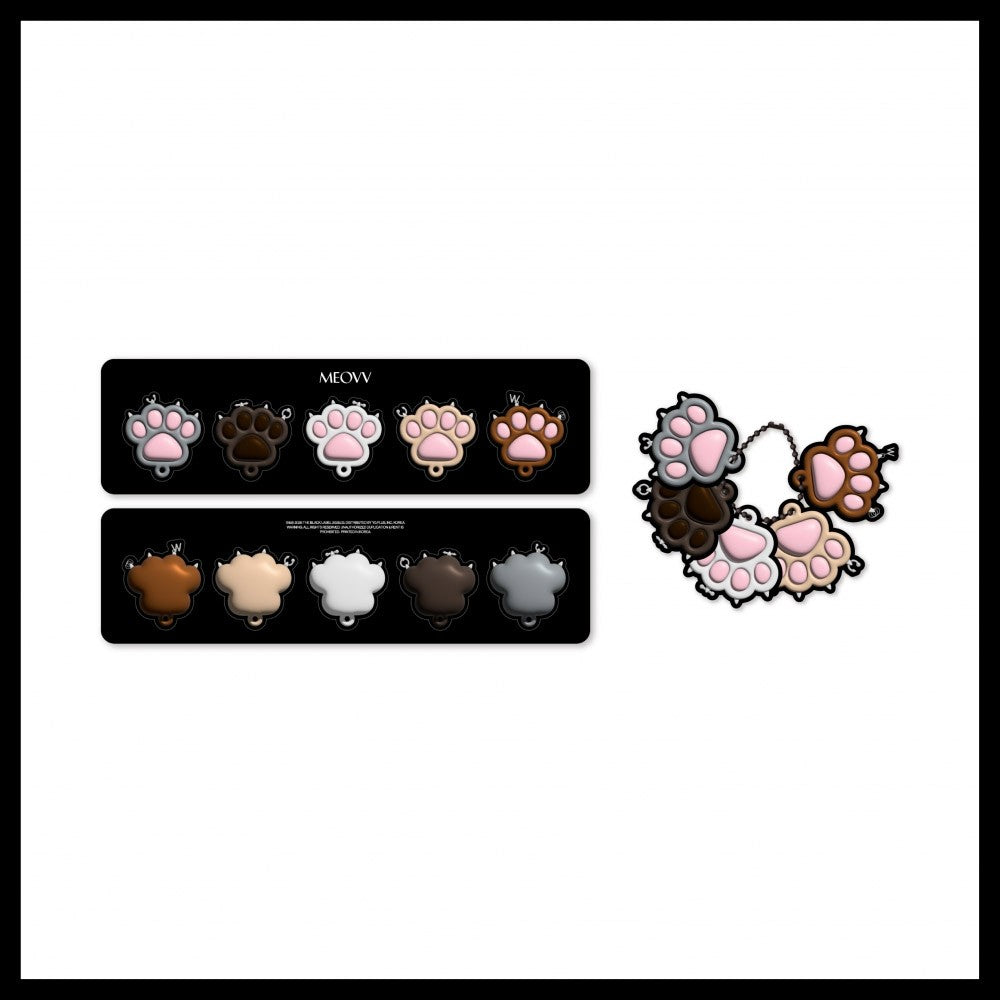 MEOVV JAPAN POP-UP STORE Goods - PVC SOFT KEYRING_176537.jpg