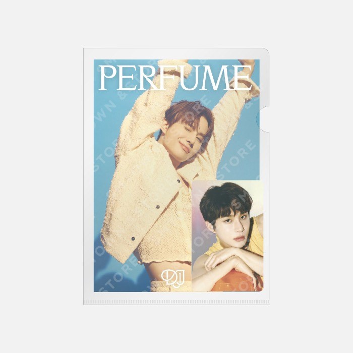 NCT DOJAEJUNG Perfume Goods - POSTCARD + HOLOGRAM PHOTOCARD SET - kpoptown.ca
