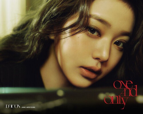 Magazine DICON VOLUME N°31 JANG WONYOUNG ONE AND ONLY (D-type)_184010.jpg