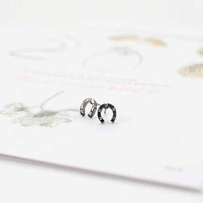 [BA44] B1A4 Horseshoe Earring - kpoptown.ca