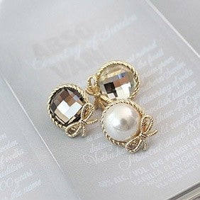 [DR08] Pearl Crystal Earring - kpoptown.ca