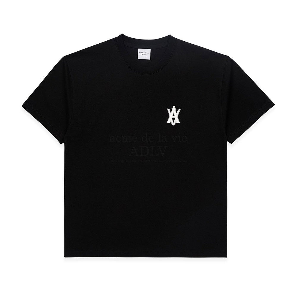 [acmé de la vie x LISA] A LOGO EMBLEM PATCH SHORT SLEEVE T-SHIRT - kpoptown.ca