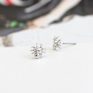 [SH16] SHINee Shiny Mini Spider Earring - kpoptown.ca