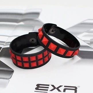 [SH40] SHINEE RED Stud Bracelet - kpoptown.ca